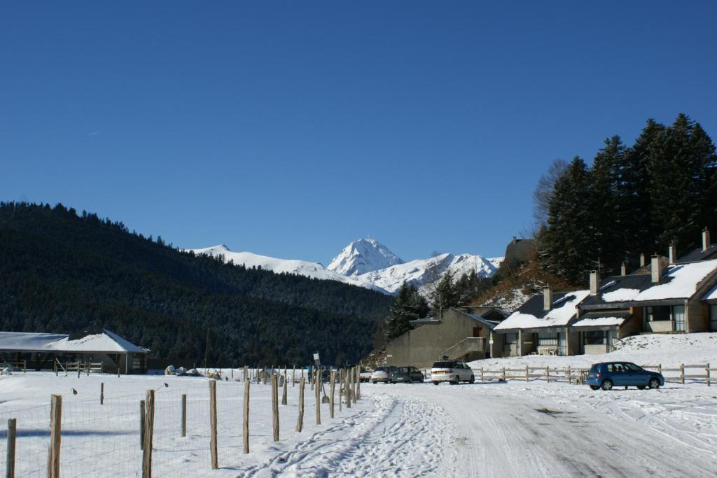Les Deux Cols 2*